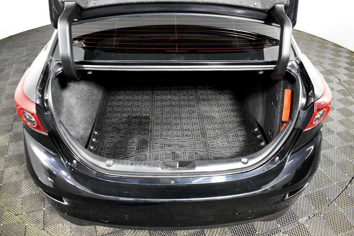 Б/У Мазда 3 2017 года. Фото: #7