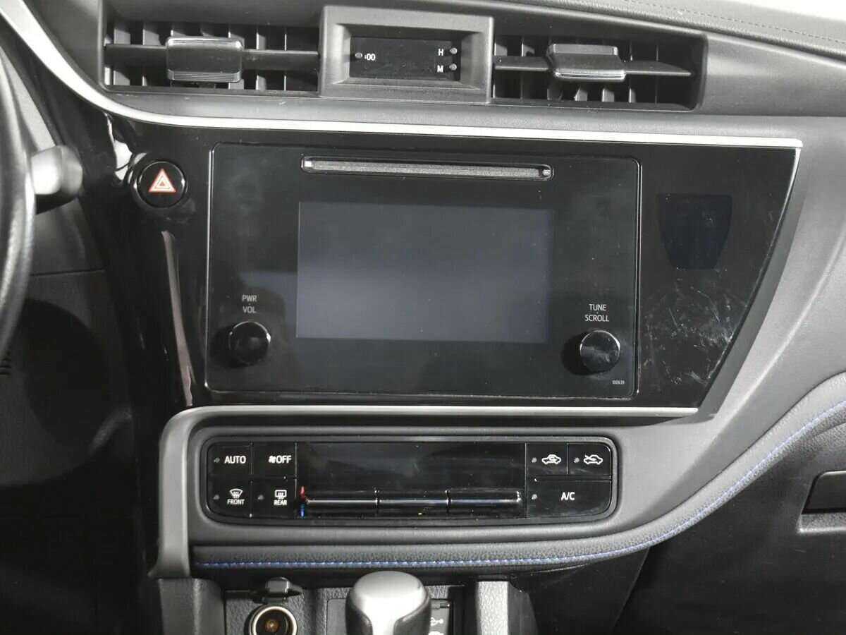 Б/У Тойота Королла 2018 года. Фото: #11