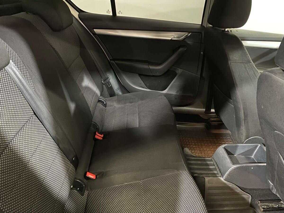 Б/У Шкода Октавия 2013 года. Фото: #10