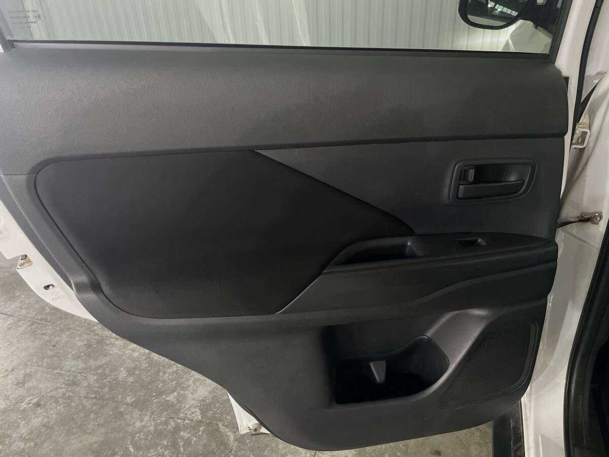 Mitsubishi Outlander 2013 года с пробегом. Фото: #17