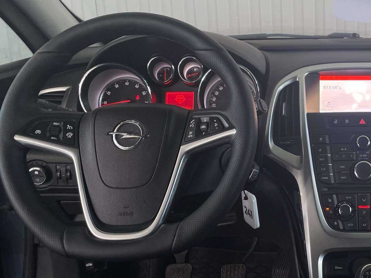 Opel Astra 2014 года с пробегом. Фото: #9