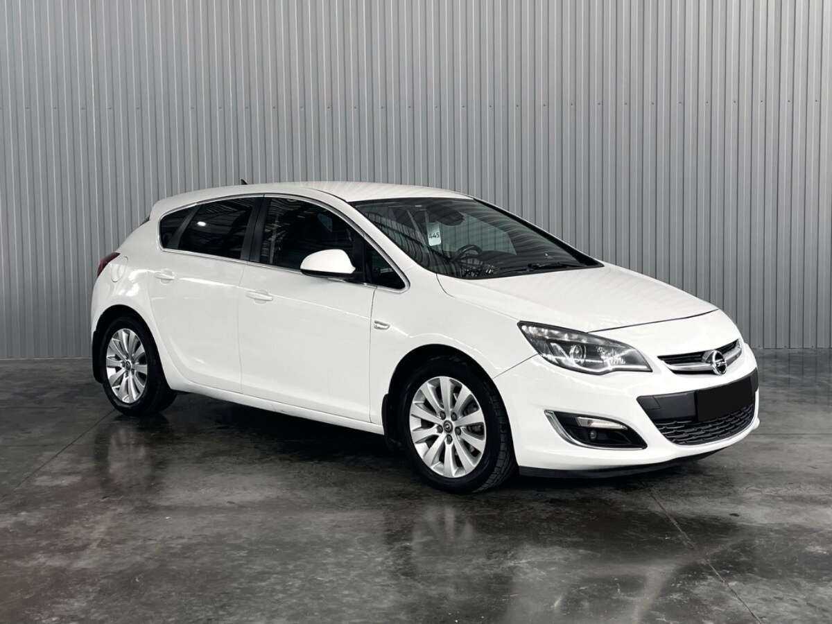 Opel Astra 2014 года с пробегом. Фото: #2