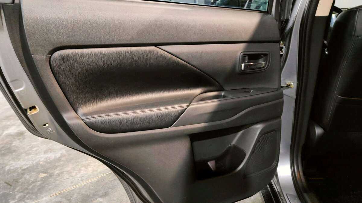 Mitsubishi Outlander 2012 года с пробегом. Фото: #14