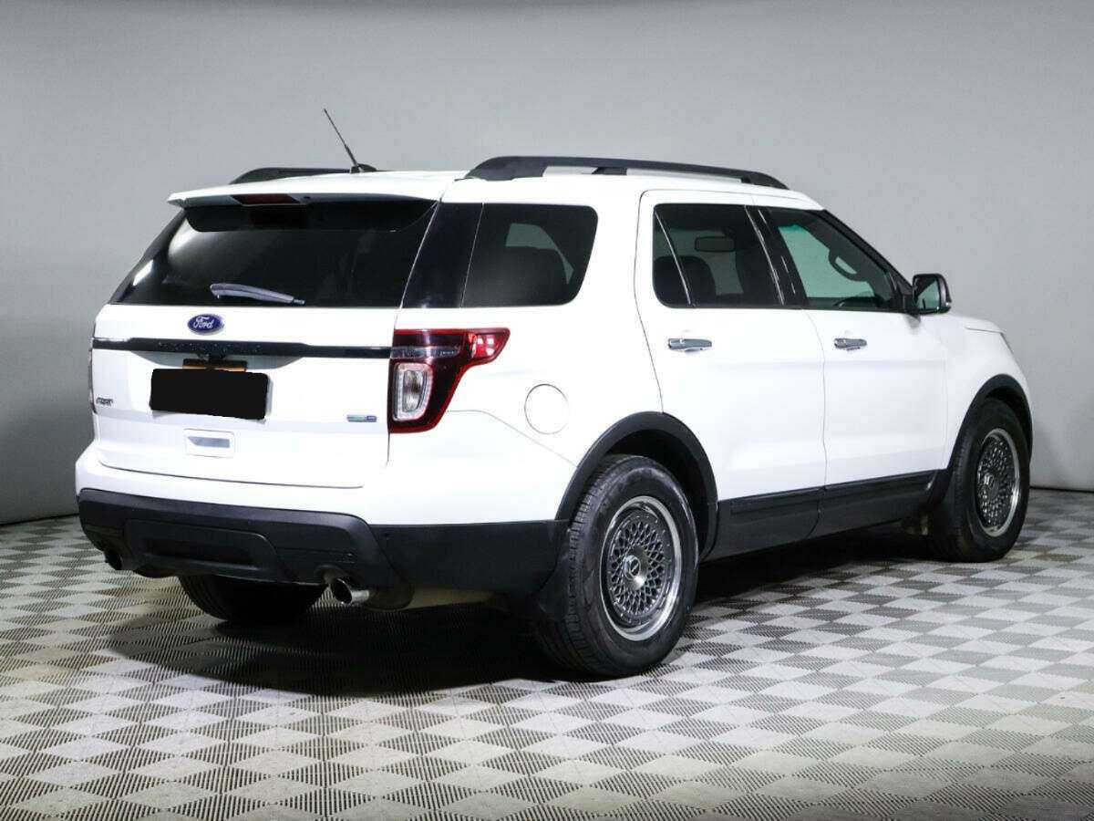 Ford Explorer 2015 года с пробегом. Фото: #4