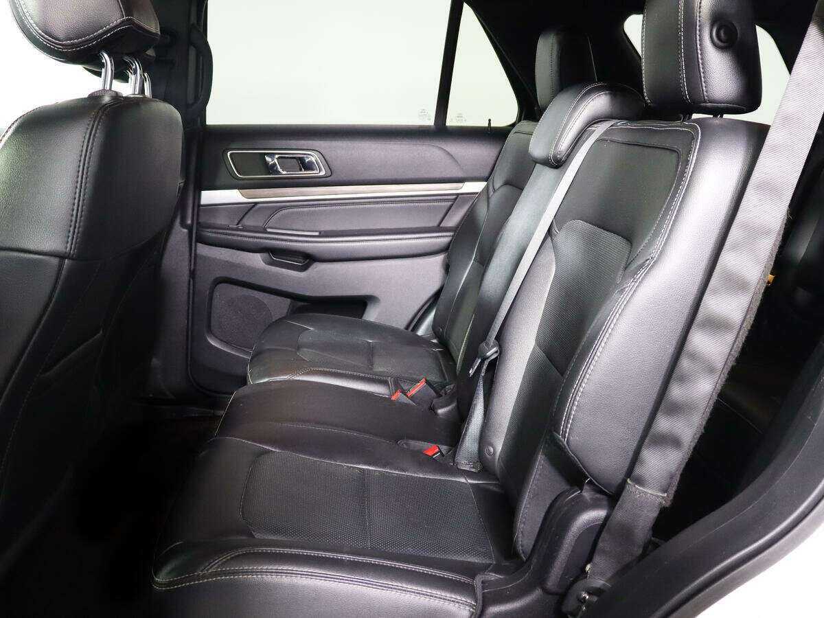 Ford Explorer 2016 года с пробегом. Фото: #7