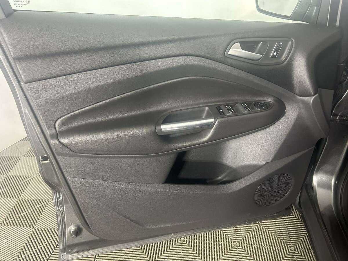 Б/У Форд Куга 2015 года. Фото: #7