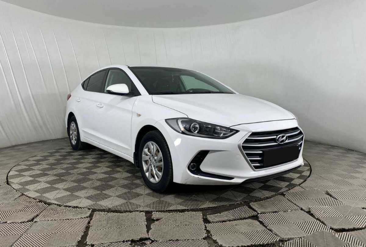 Hyundai Elantra 2017 года с пробегом. Фото: #2