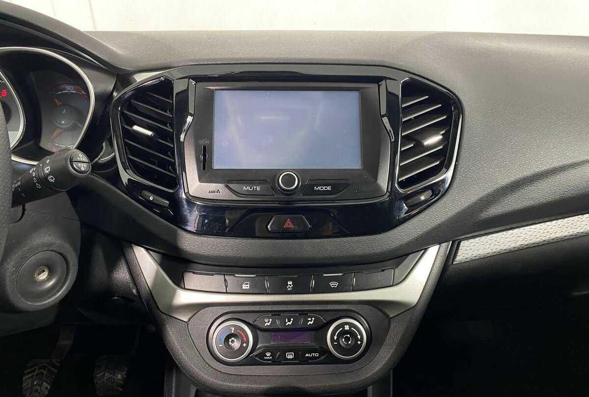 Lada (ВАЗ) Vesta 2021 года с пробегом. Фото: #11