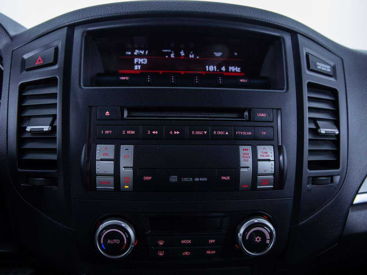 Mitsubishi Pajero 2012 года с пробегом. Фото: #11