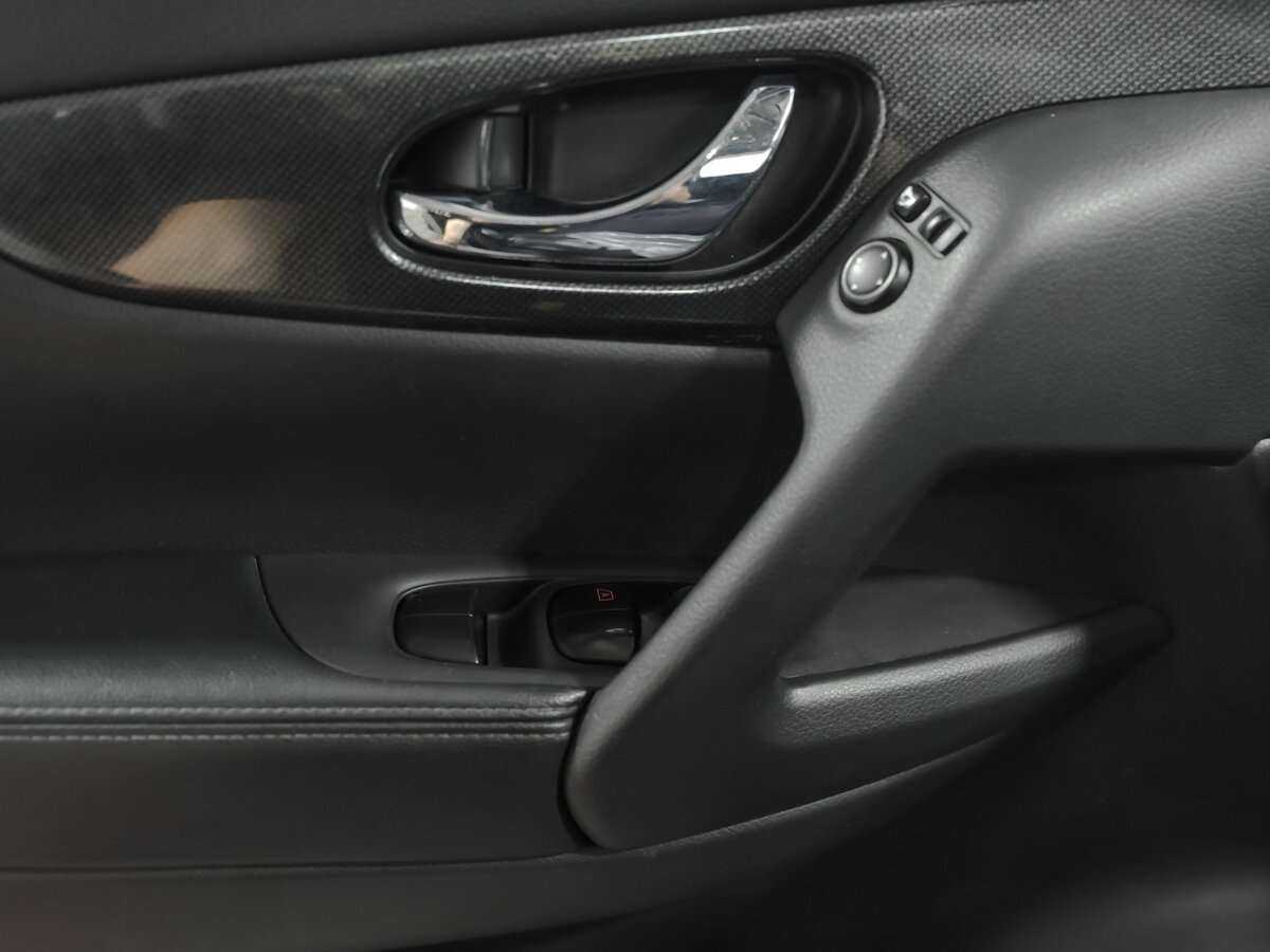 Б/У Ниссан Икс-Трейл 2015 года. Фото: #14