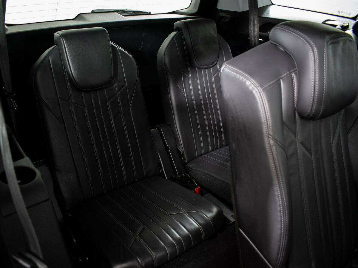 Б/У Пежо 5008 2018 года. Фото: #9