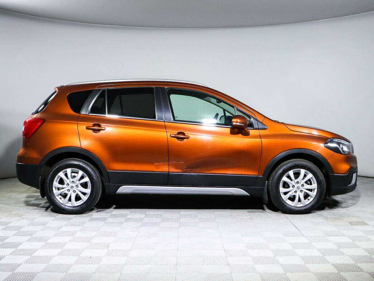 Б/У Сузуки С-Икс4 2016 года. Фото: #3