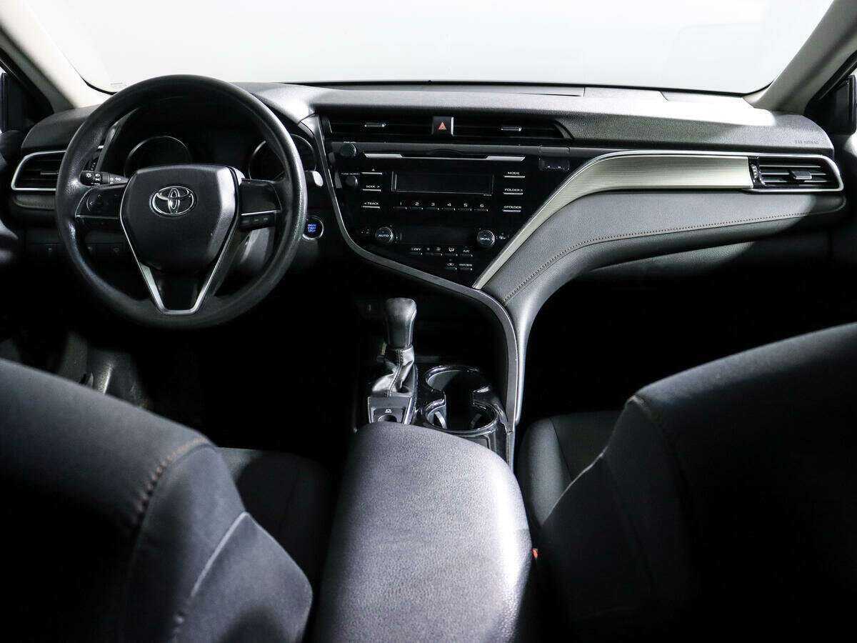 Б/У Тойота Камри 2021 года. Фото: #11