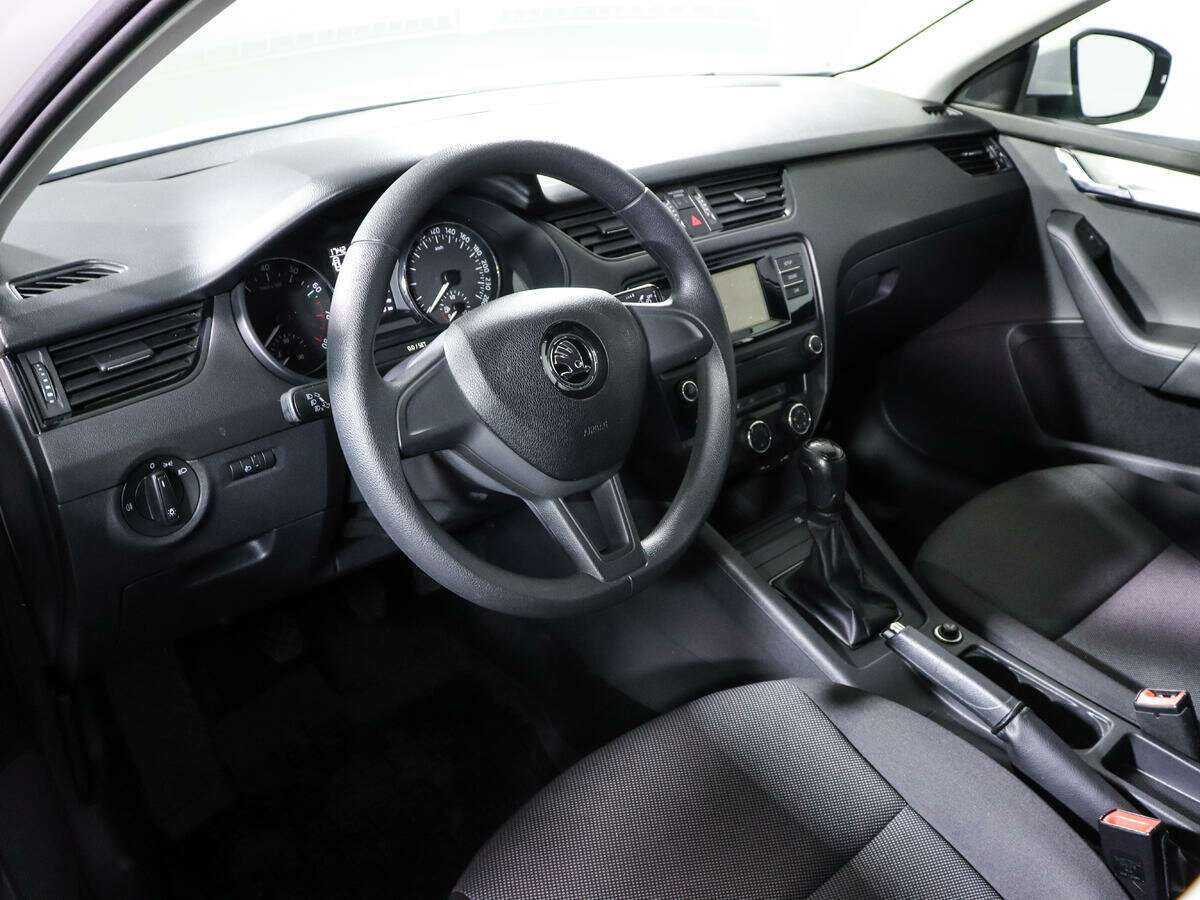 Б/У Шкода Октавия 2016 года. Фото: #11