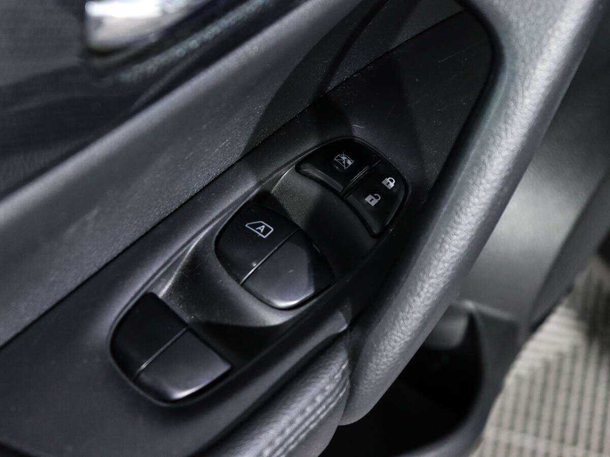 Б/У Ниссан Икс-Трейл 2016 года. Фото: #15