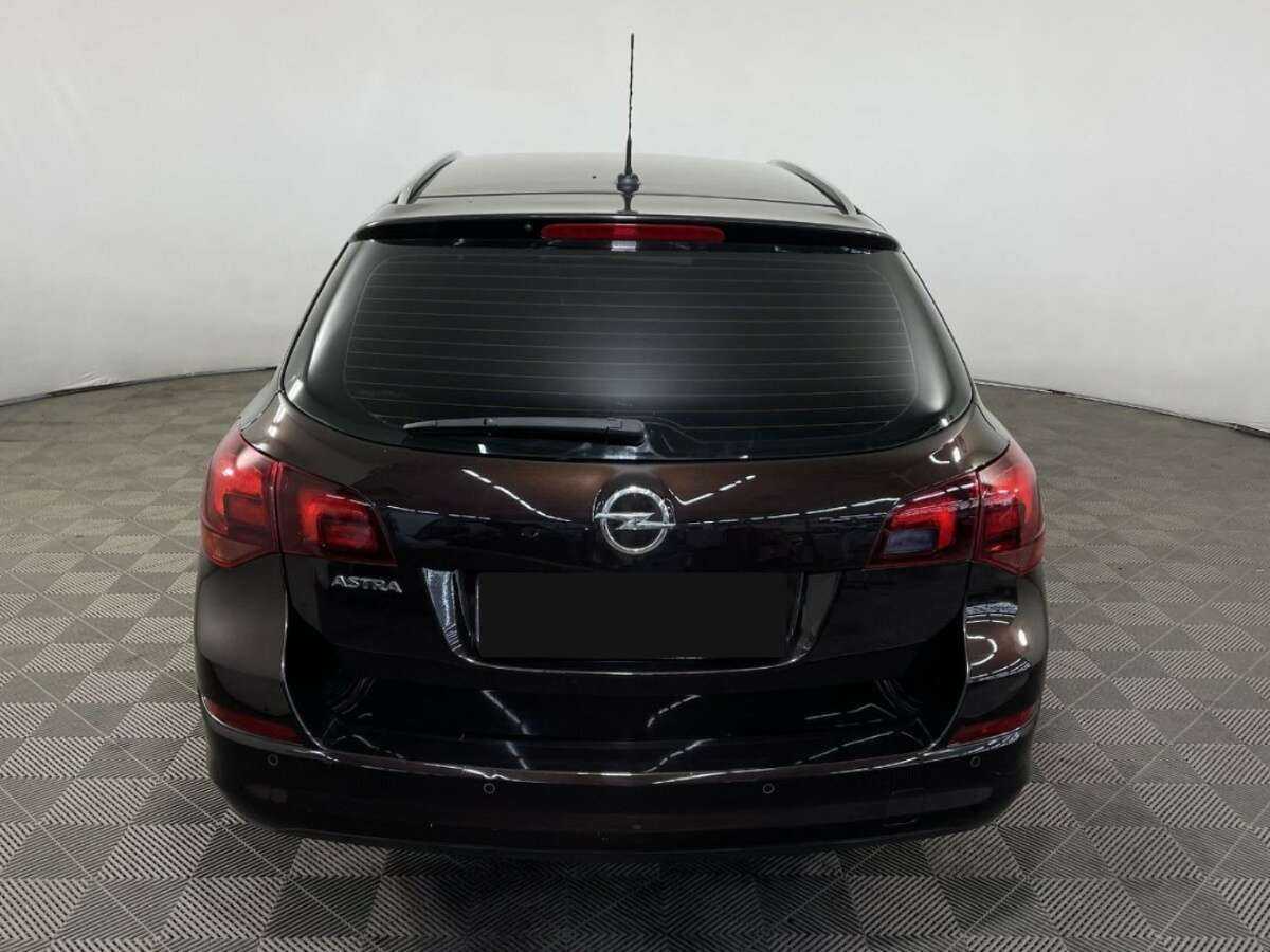 Opel Astra 2012 года с пробегом. Фото: #2