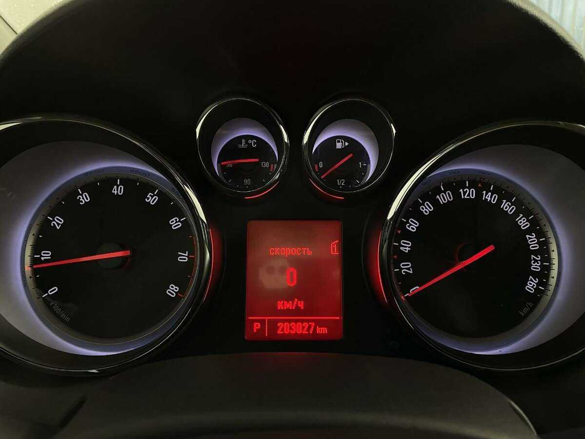 Opel Astra 2012 года с пробегом. Фото: #10