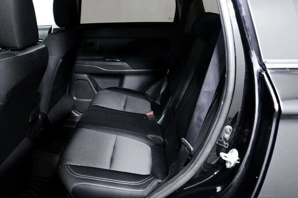 Б/У Митсубиши Оутлэндер 2018 года. Фото: #11