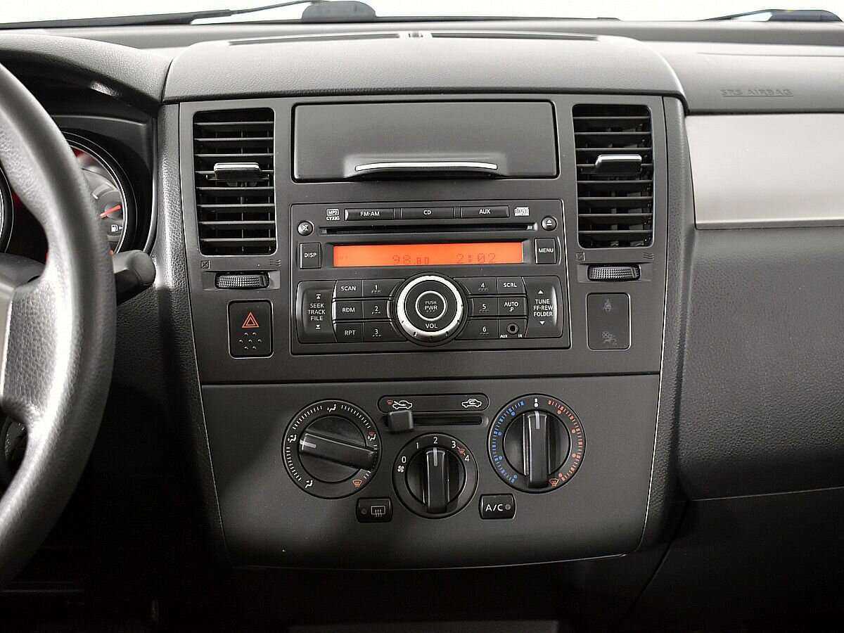 Б/У Ниссан Тиида 2013 года. Фото: #12