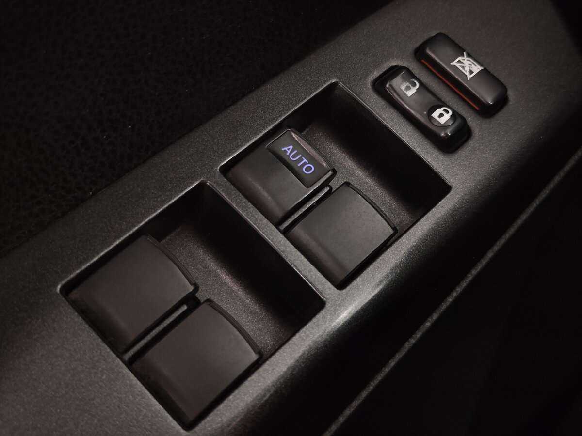 Б/У Тойота Рав4 2015 года. Фото: #17