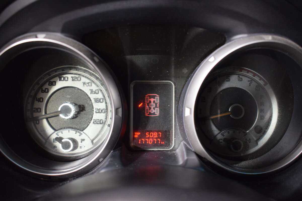 Б/У Митсубиши Паджеро 2014 года. Фото: #15