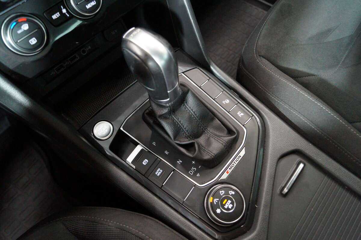 Б/У Фольксваген Тигуан 2018 года. Фото: #21