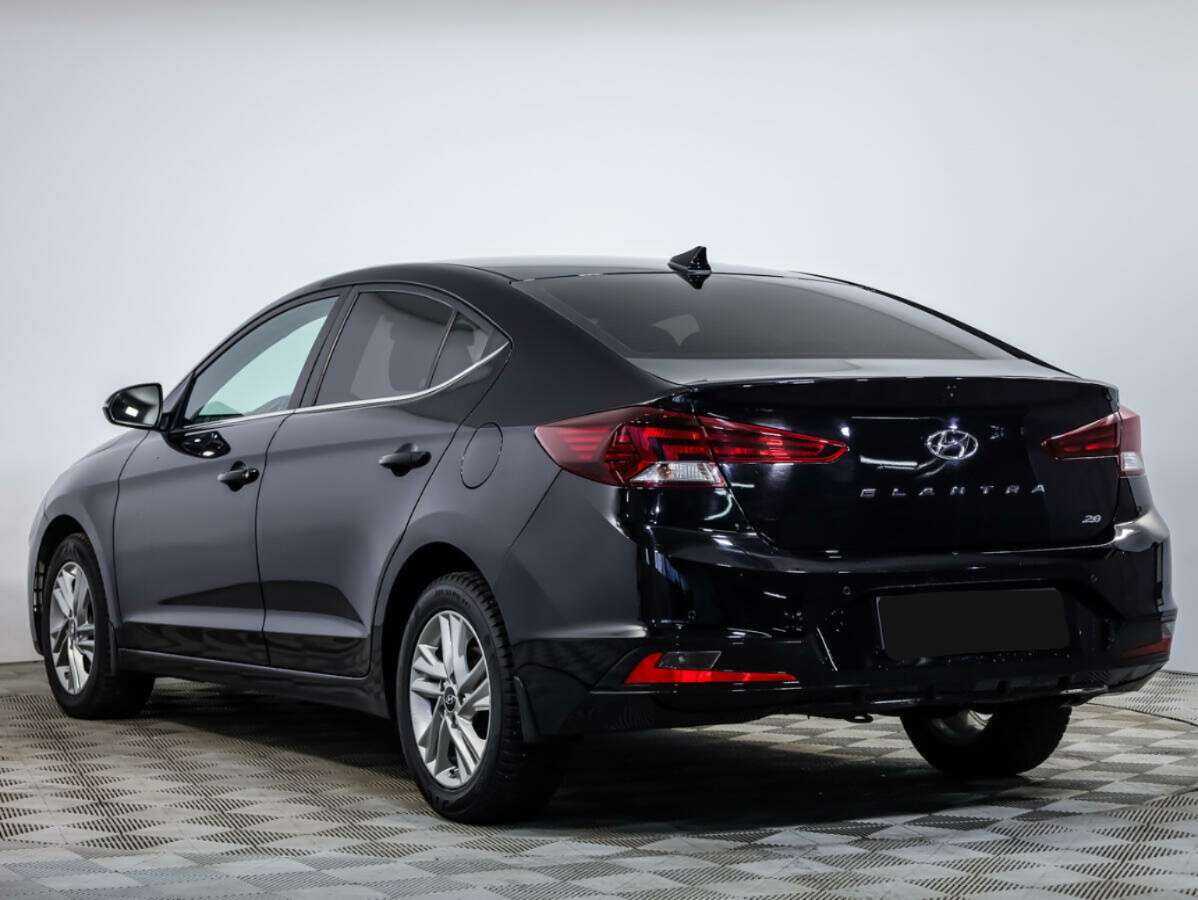 Hyundai Elantra 2019 года с пробегом. Фото: #5