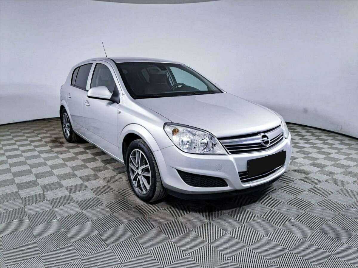 Opel Astra 2013 года с пробегом. Фото: #2