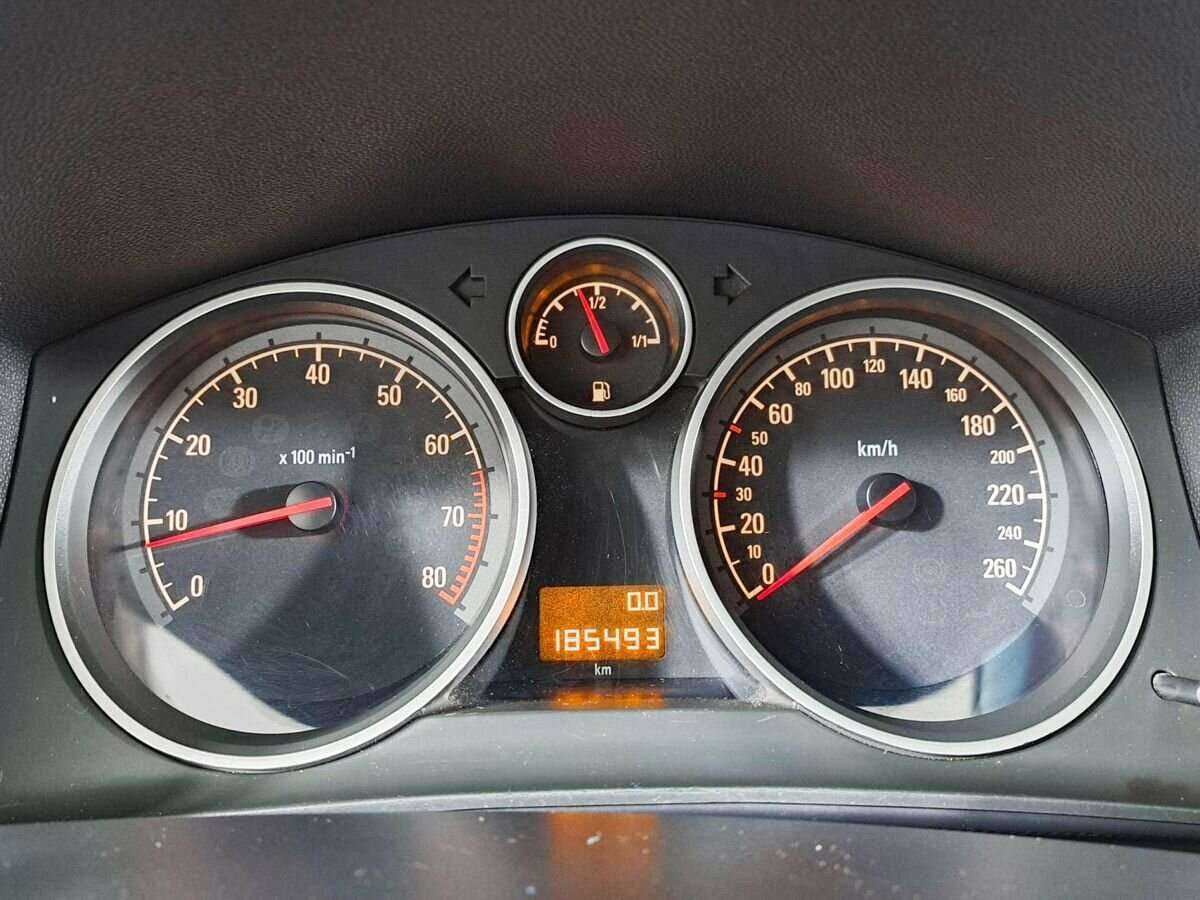 Opel Astra 2013 года с пробегом. Фото: #11