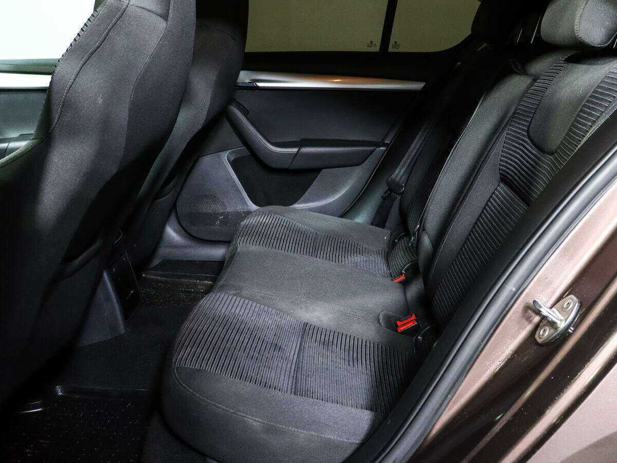 Б/У Шкода Октавия 2013 года. Фото: #7