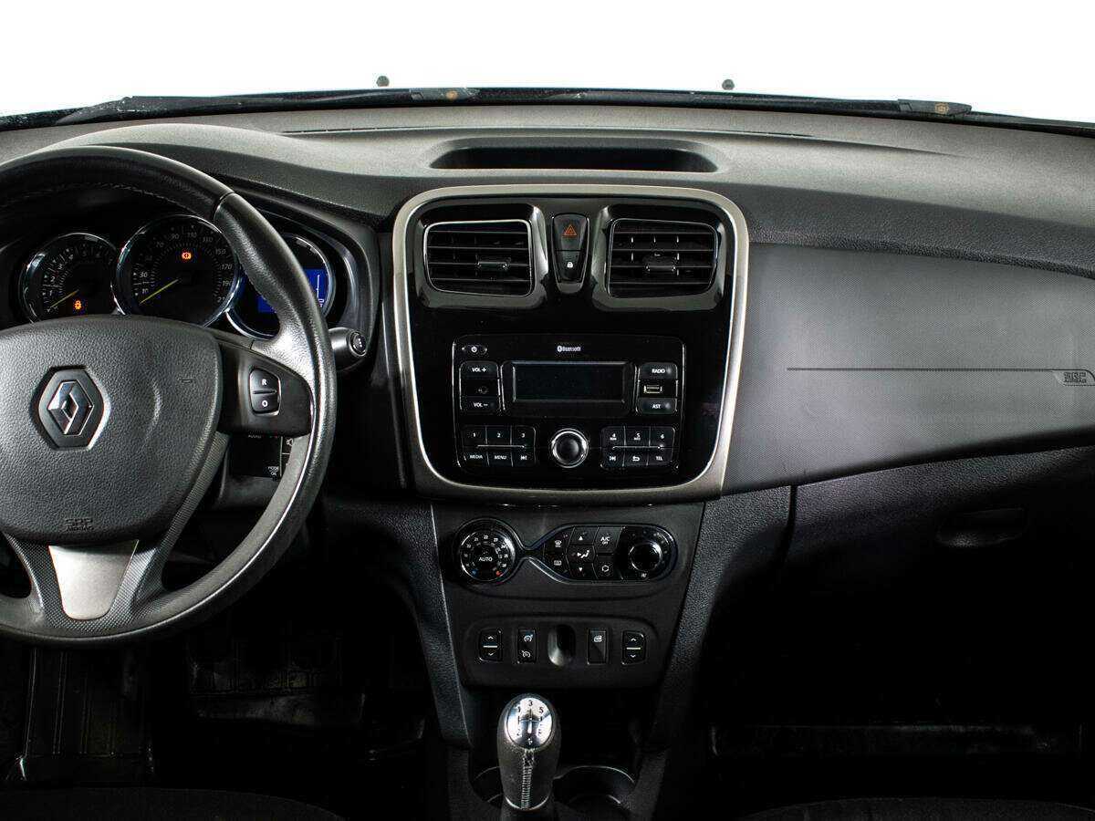 Б/У Рено Сандеро 2017 года. Фото: #9