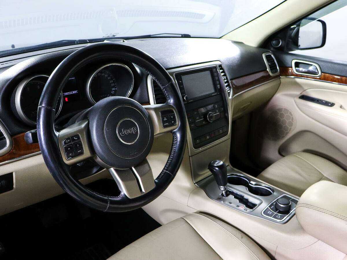Jeep Grand Cherokee 2012 года с пробегом. Фото: #11