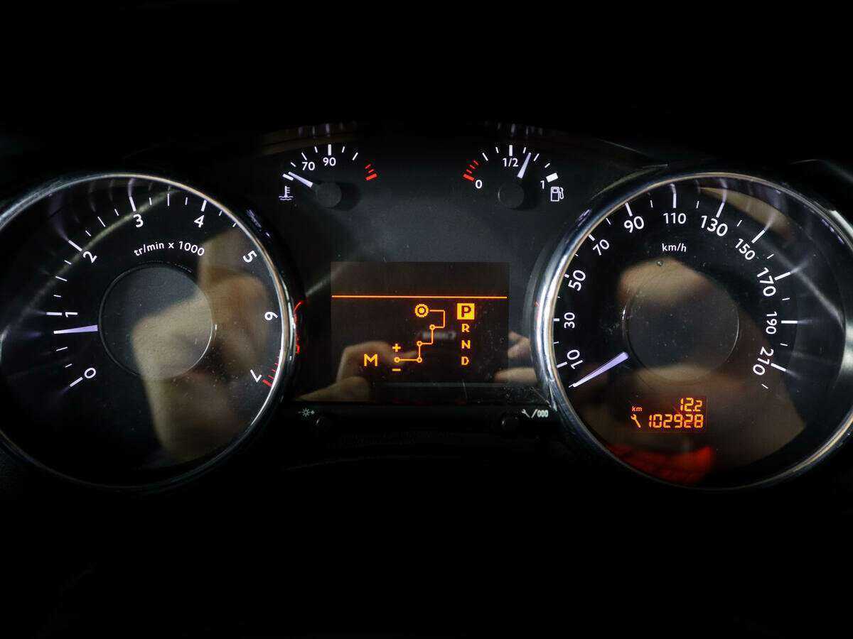 Б/У Пежо 3008 2012 года. Фото: #8