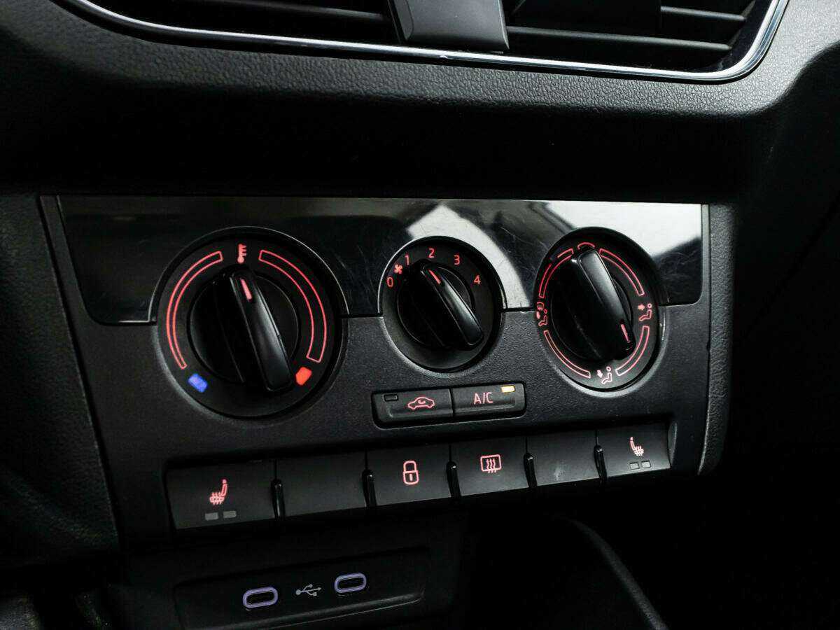 Б/У Фольксваген Поло 2021 года. Фото: #13