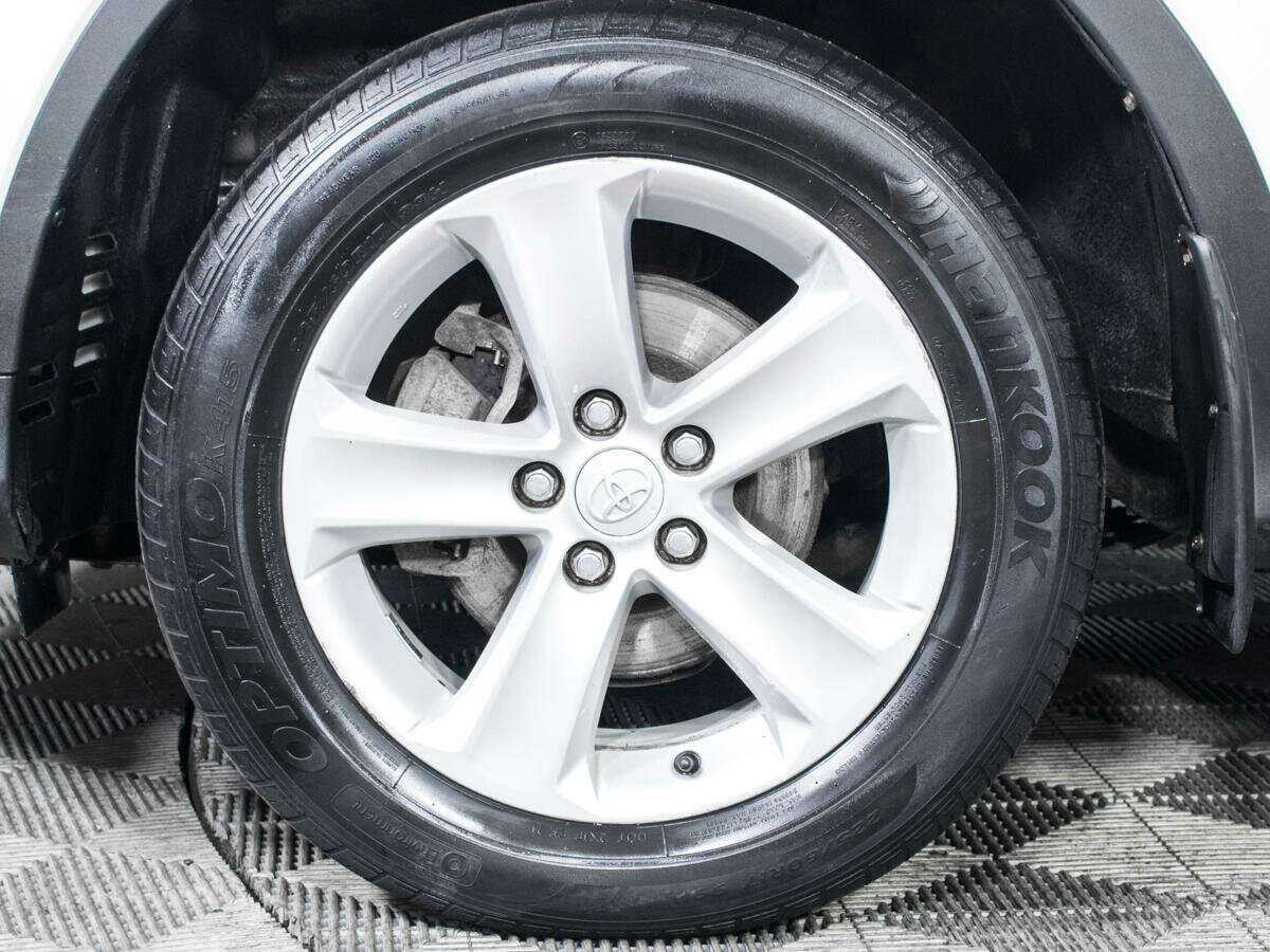 Б/У Тойота Рав4 2013 года. Фото: #13