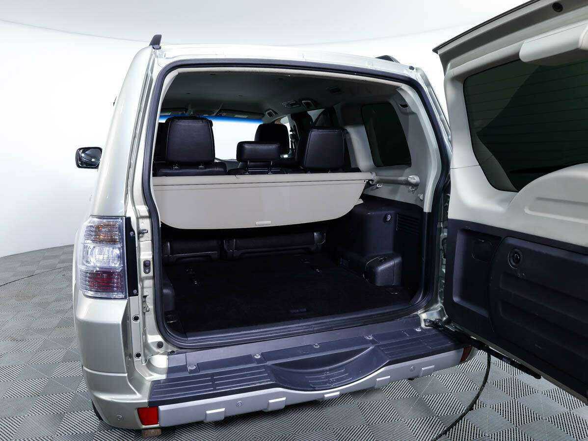 Mitsubishi Pajero 2014 года с пробегом. Фото: #18