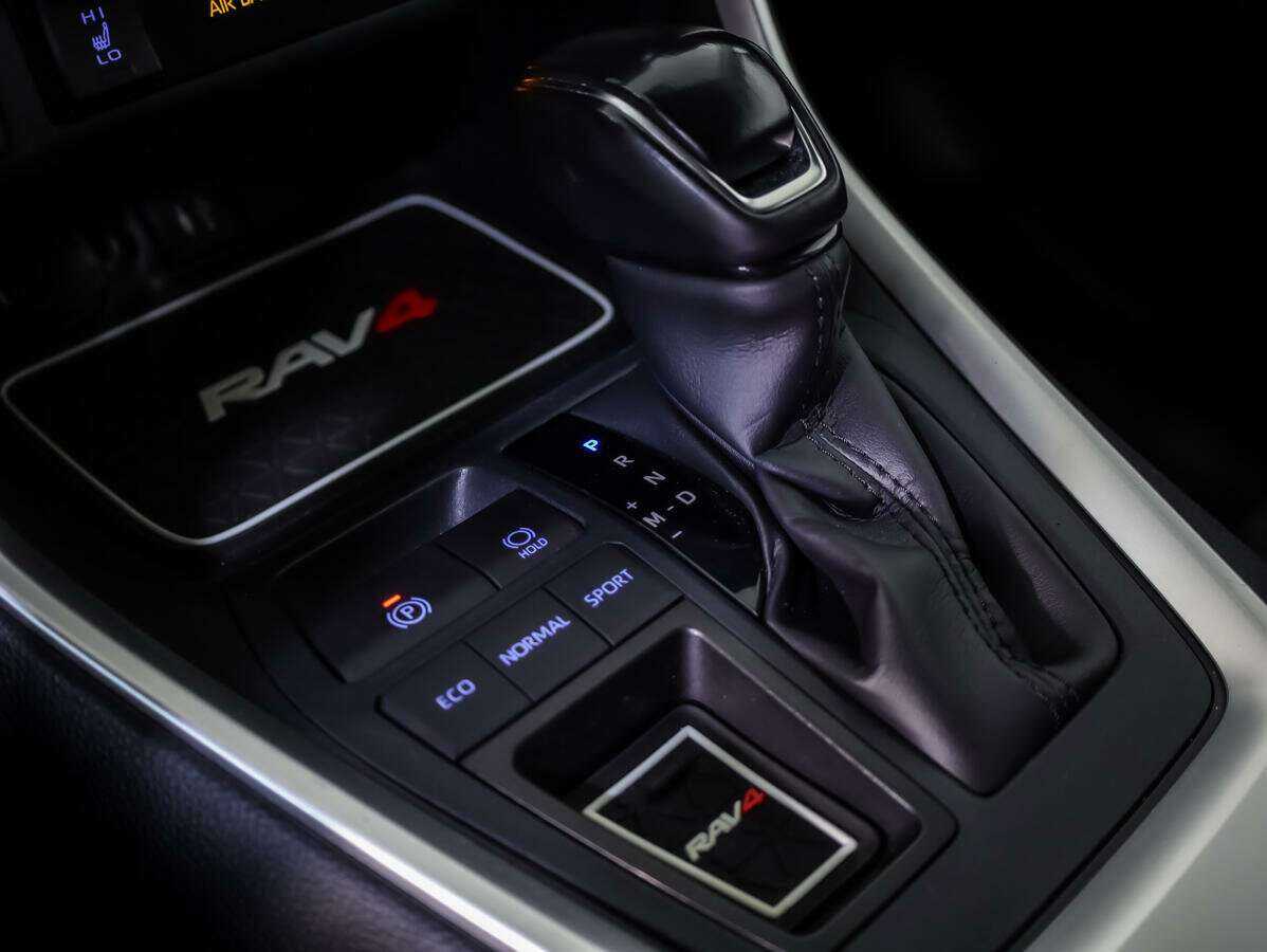 Toyota RAV4 2020 года с пробегом. Фото: #13