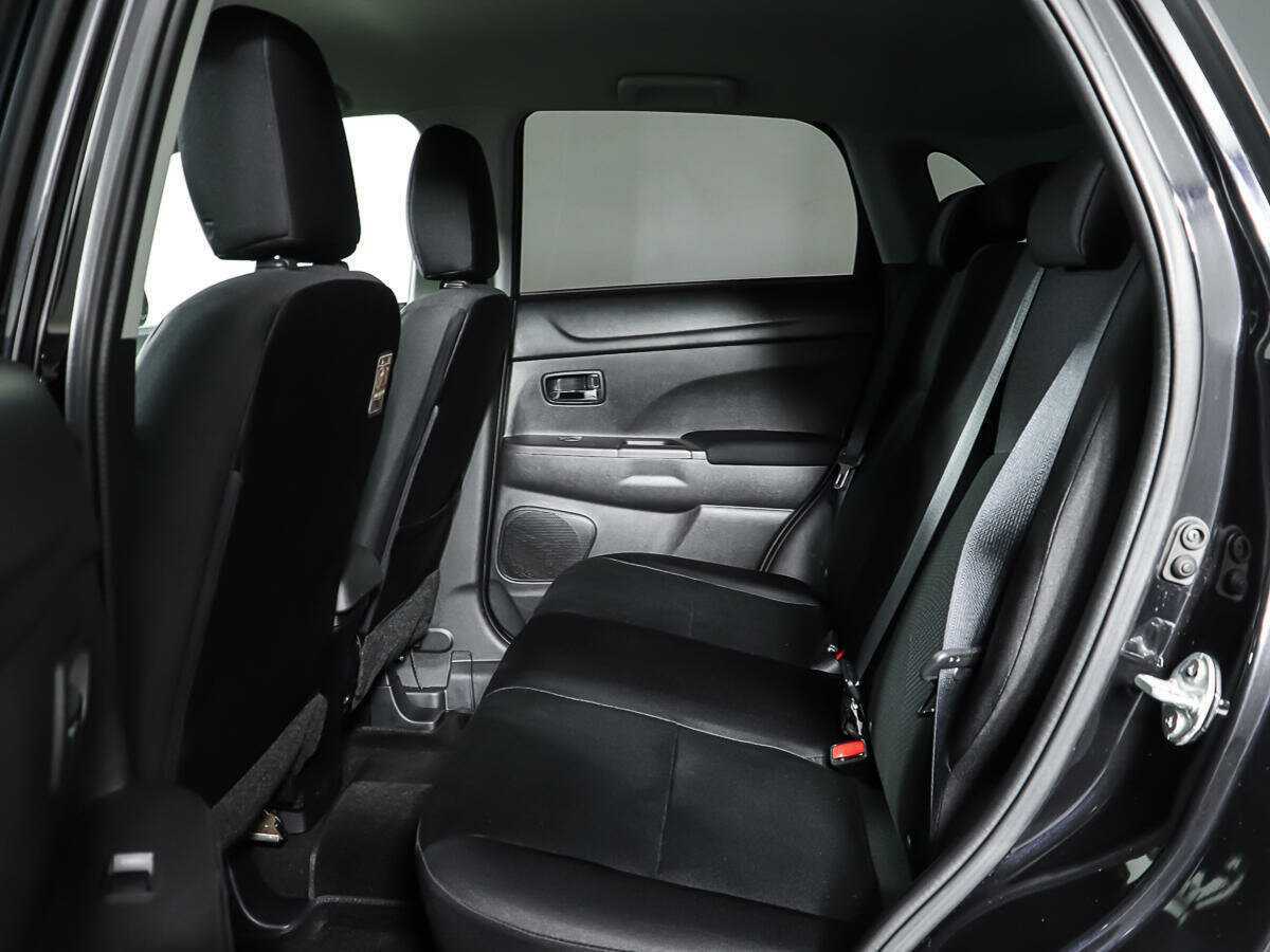 Б/У Митсубиши АС-Икс 2014 года. Фото: #9