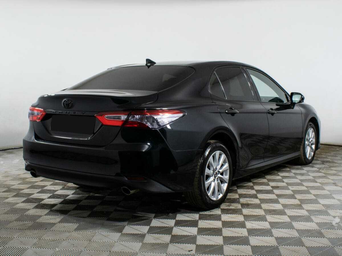 Б/У Тойота Камри 2018 года. Фото: #4