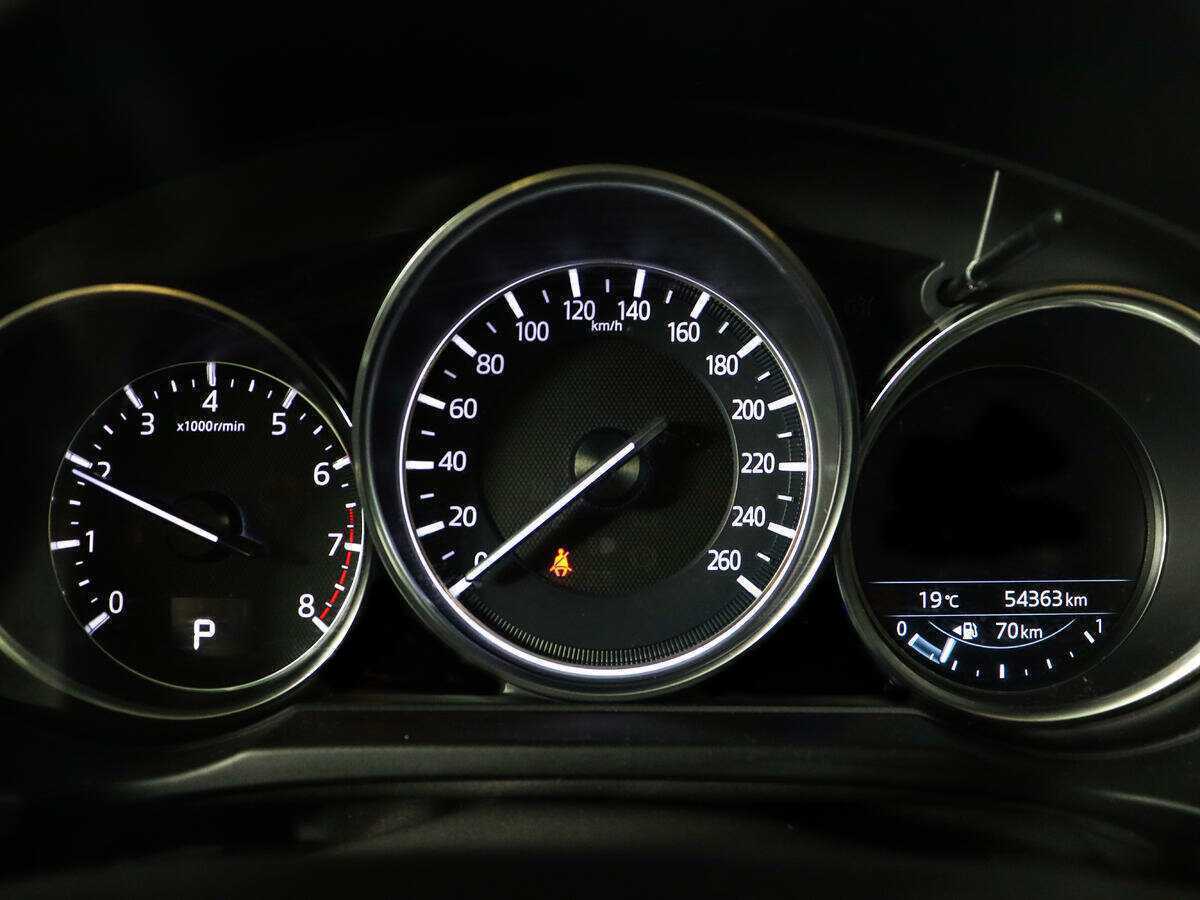 Б/У Мазда Ц-Икс-5 2017 года. Фото: #8