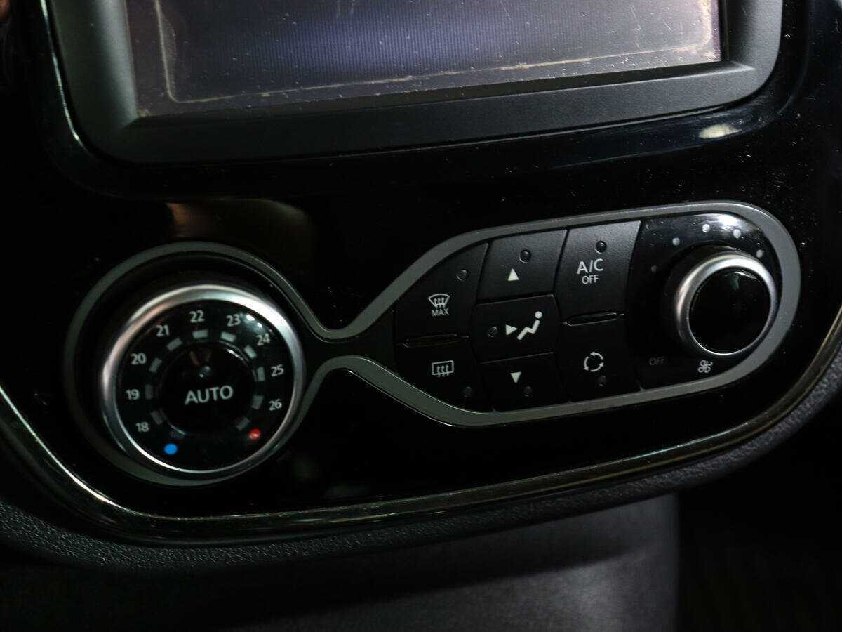 Б/У Рено Каптюр 2017 года. Фото: #13