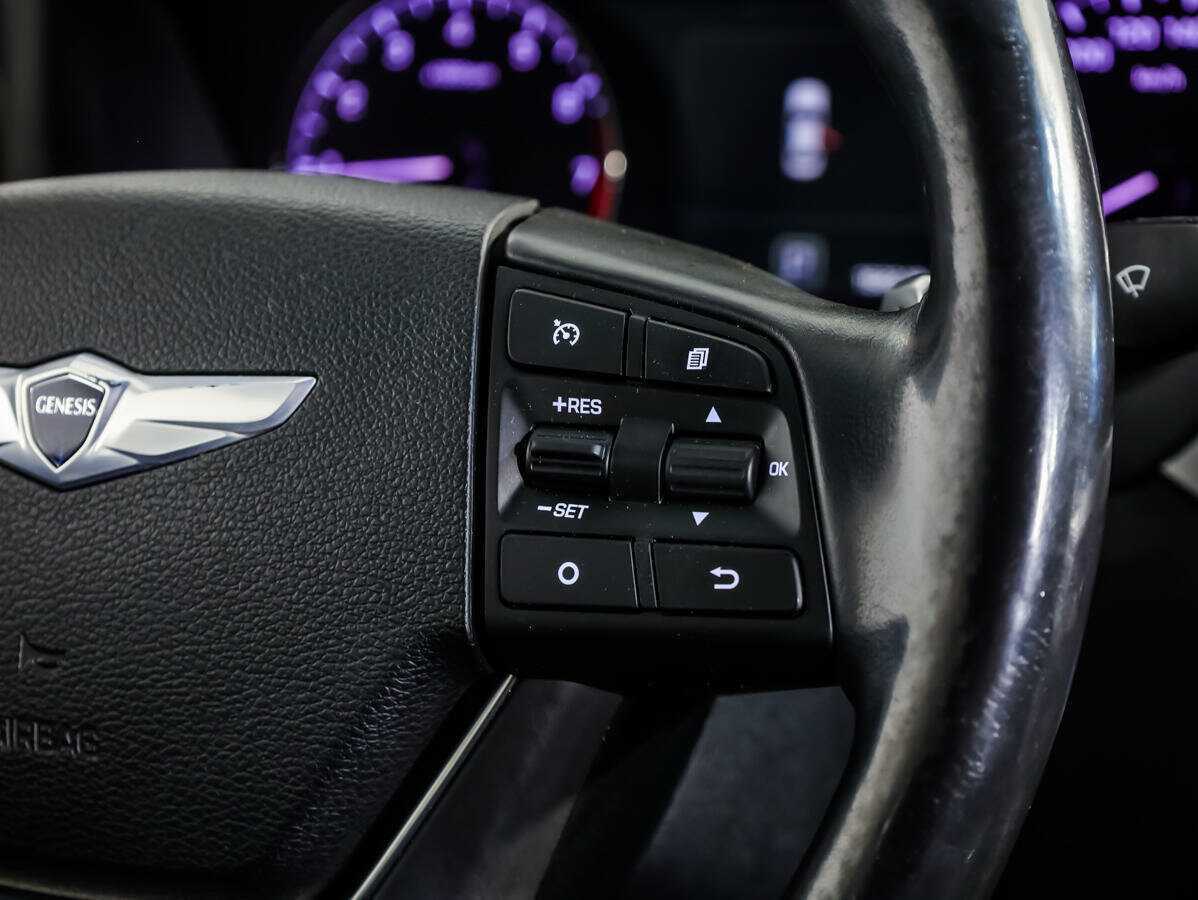 Hyundai Genesis 2014 года с пробегом. Фото: #10