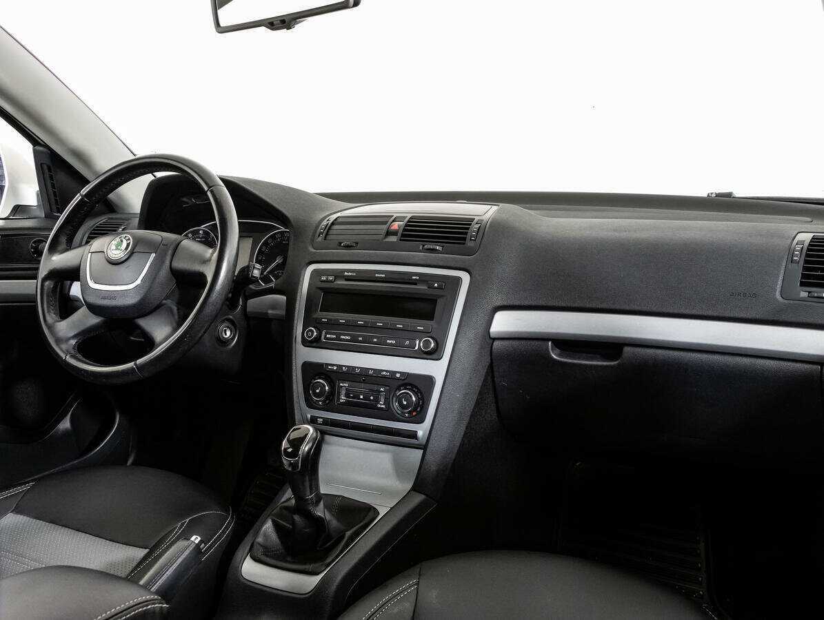 Б/У Шкода Октавия 2013 года. Фото: #6