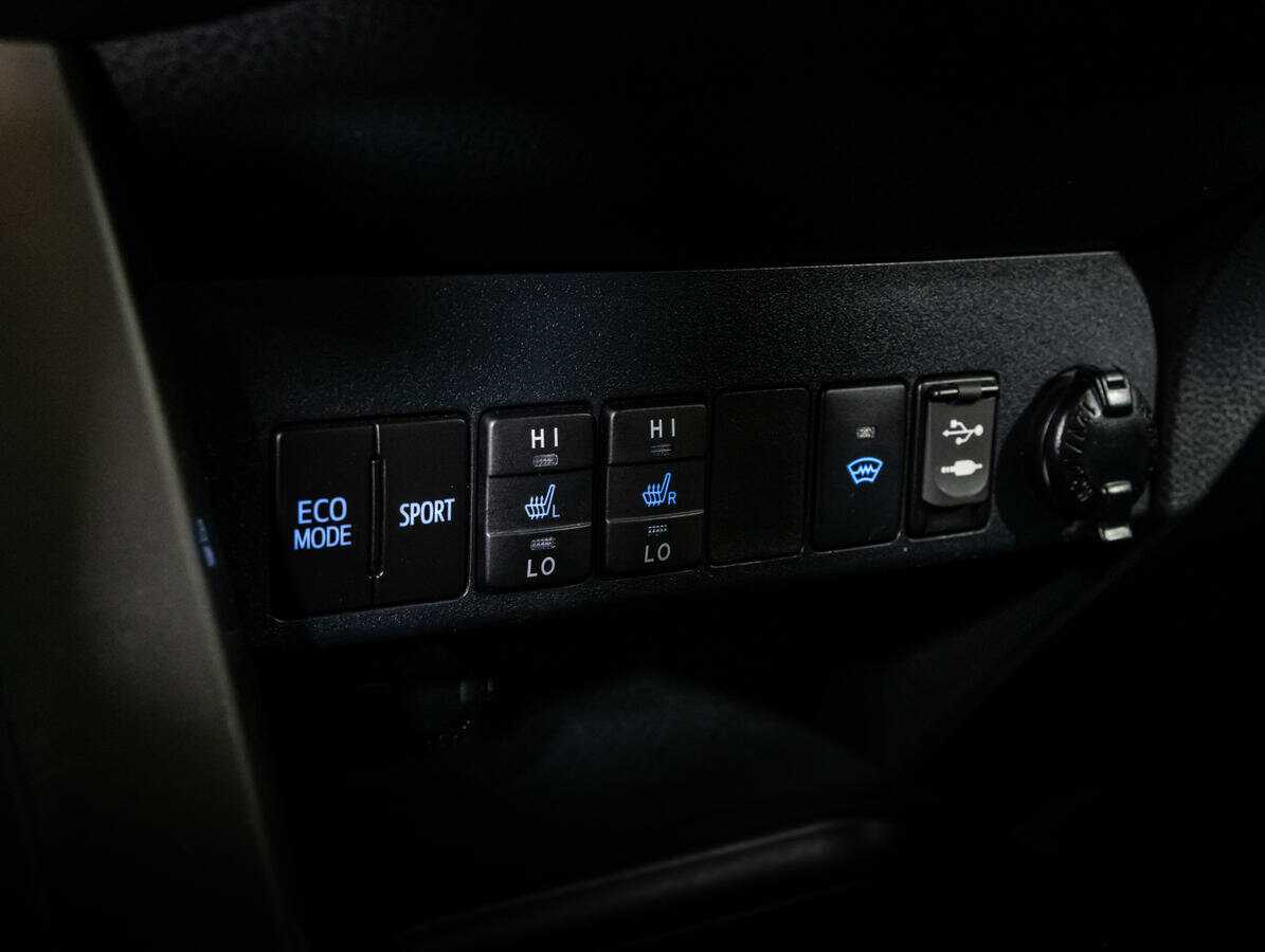 Б/У Тойота Рав4 2016 года. Фото: #19