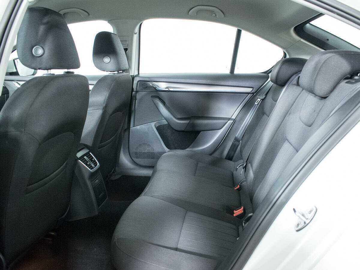 Б/У Шкода Октавия 2017 года. Фото: #9