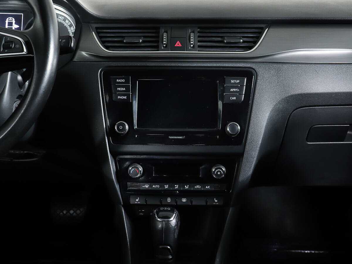 Б/У Шкода Рапид 2017 года. Фото: #11