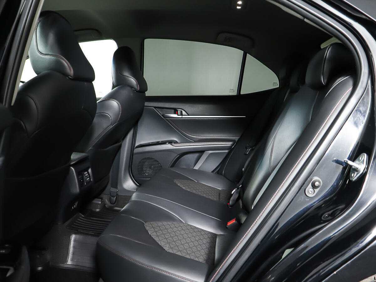 Toyota Camry 2020 года с пробегом. Фото: #9