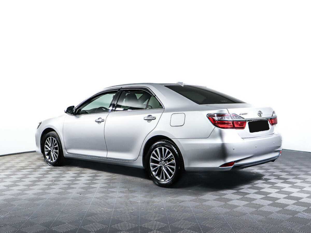 Б/У Тойота Камри 2017 года. Фото: #6