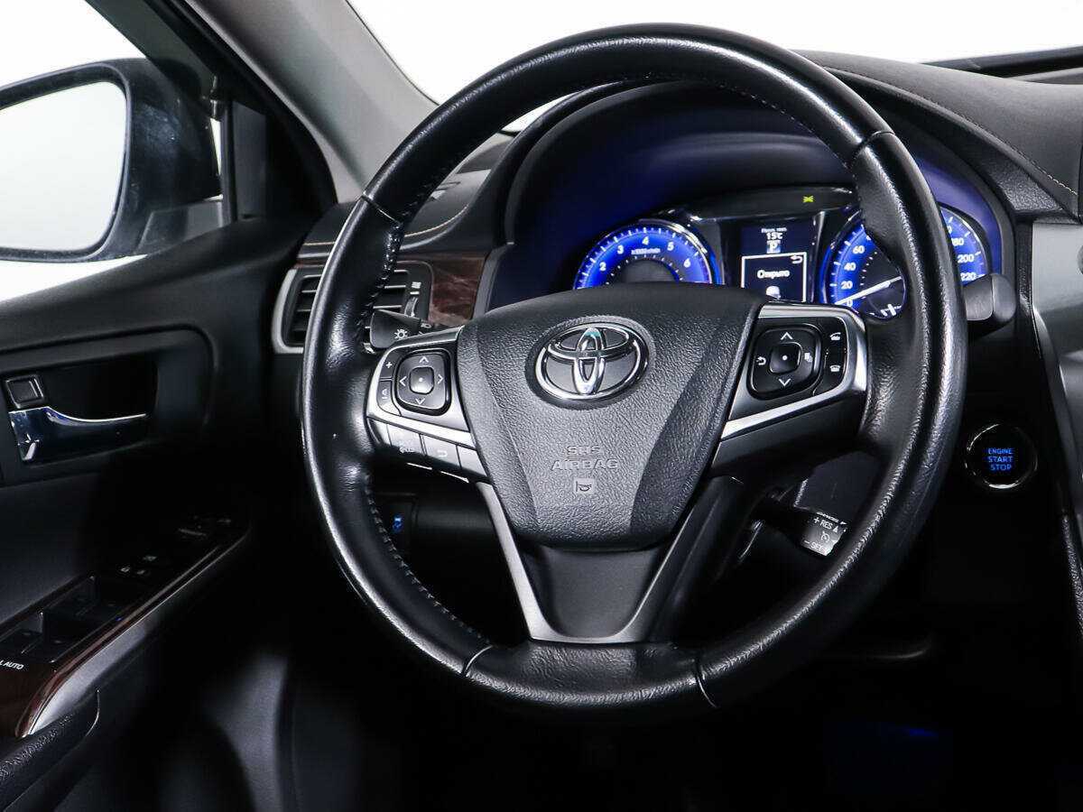 Б/У Тойота Камри 2017 года. Фото: #14