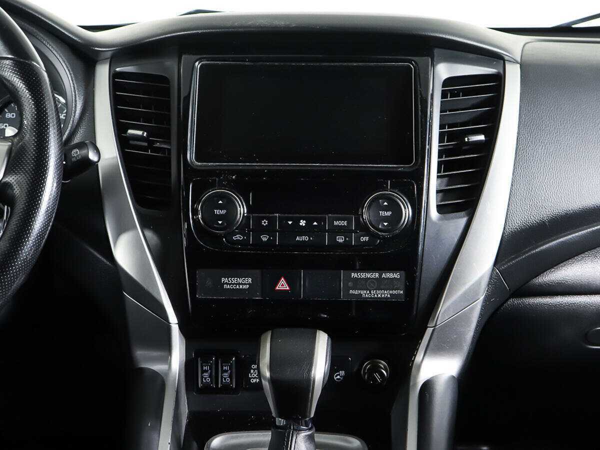 Mitsubishi Pajero Sport 2018 года с пробегом. Фото: #11